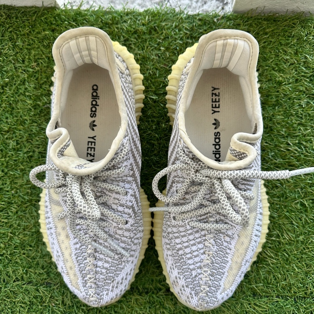 Adidas Yeezy Boost 350 V2 Sneakers